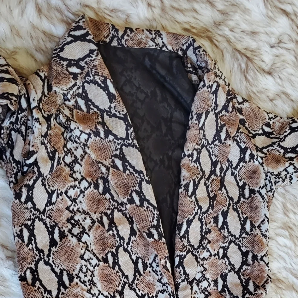 Animal Print Design Jacket 🌴 - Picture 7 of 8